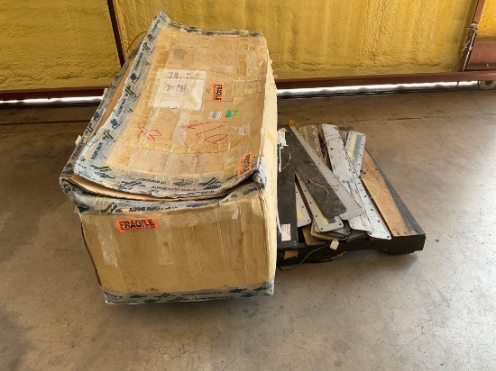 (LOT) LIFEPORT INV & LIGHT PANELS