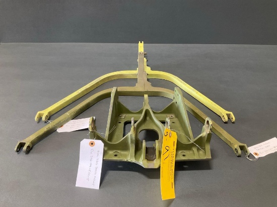 (LOT) BELL 206 SERVO MOUNT & YOKES 206-001-323-1 & 206-001-520-5
