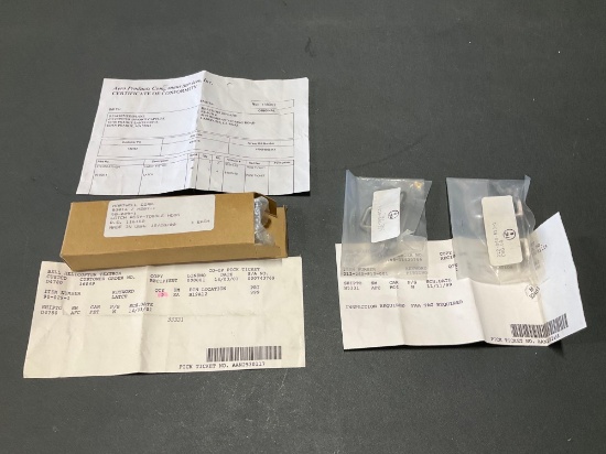 (LOT) LATCH ASSY 90-029-1 & LATCH FITTINGS 212-060-810-001