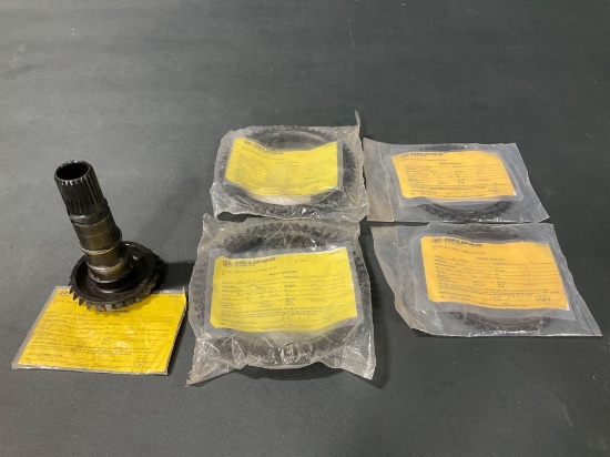 204 TRANSMISSION GEARS 204-040-338-001, 204-040-122-001, 204-040-103-007 (ALL OVERHAULED)