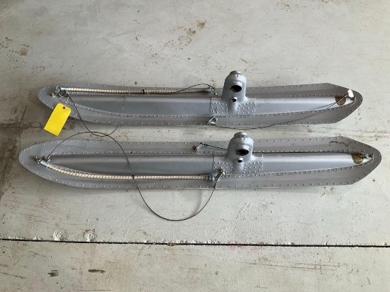 SET OF FEDERAL A-1500 AIRCRAFT SKI'S