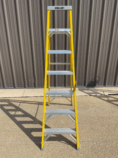 KELLER 7 FT. FIBERGLASS STEP LADDER