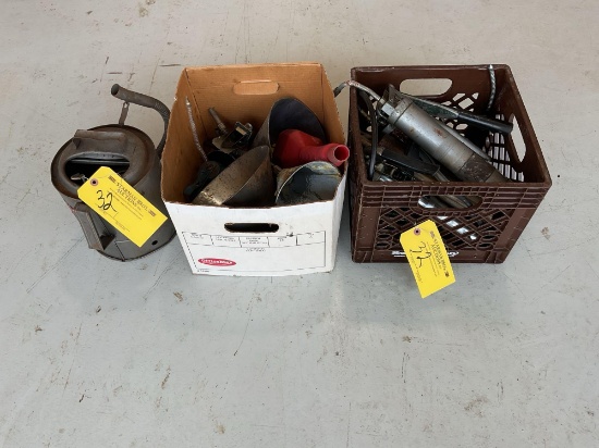 (LOT) GREASE GUNS, OIL CANS & FUNNELS