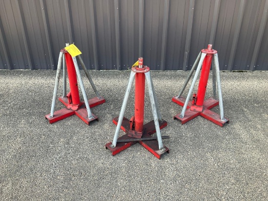 24" JACKHOUSE AIRCRAFT JACKS ( 1 WORKS/ 2 MAY NEED FLUID)