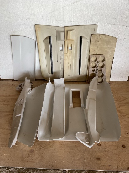 (LOT) NEW & USED CESSNA 152 INTERIOR PLASTIC