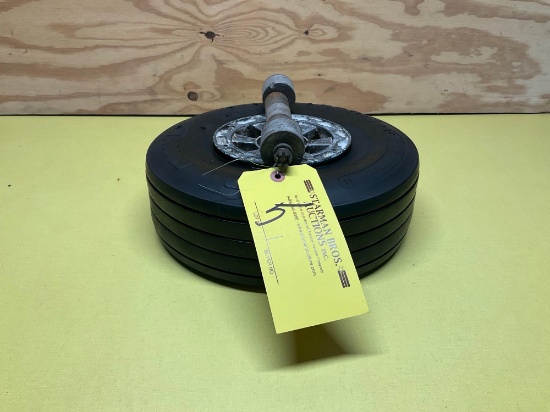 McCAULEY 5.00-5 WHEEL ASSY & CESSNA AXLE