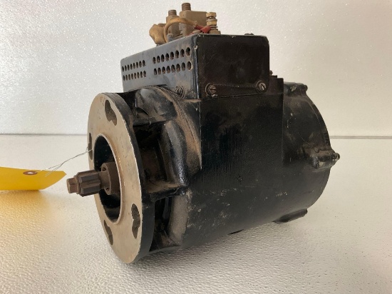 LELAND DGH-212-1 D.C. GENERATOR 28 VOLT, 100 AMP (SPINS FREELY)