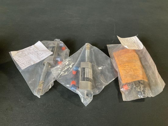 BEECHCRAFT BRAKE MASTER CYLINDERS 96-380034-23 & -3