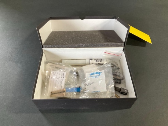 USED BEECHCRAFT L/G ROD END UPGRADE KIT WITH REAMERS