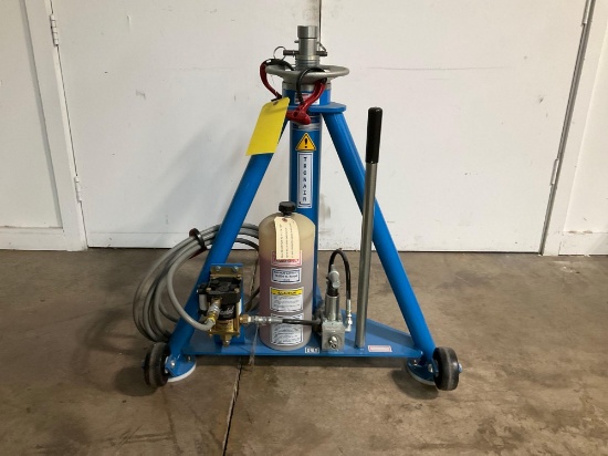 TRONAIR 30" AIR OVER HYDRAULIC, 5 TON AIRCRAFT JACK 02A7856-0100, 30"-64" OPERATING HEIGHT (ONLY