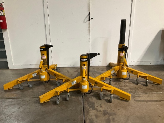 MEYERS 26", 8 TON AIRCRAFT JACKS, 26"-40" OPERATING HEIGHT (1 HAS LEAKING HOSE & LOOSE RESERVOIR)