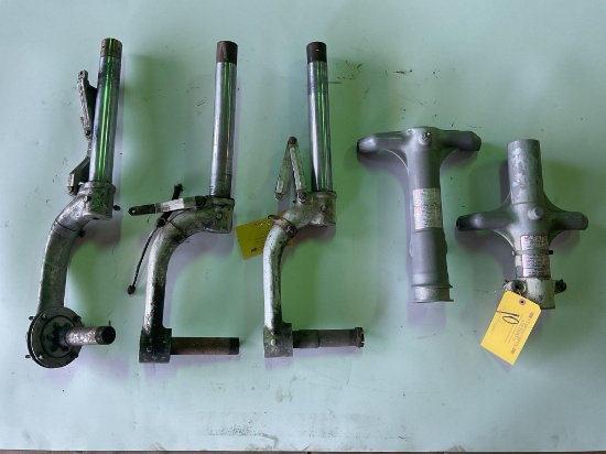 (LOT) PIPER TRUNNIONS & LOWER GEAR LEGS