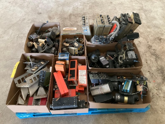 (Lot) Of Damaged Radios & Instruments