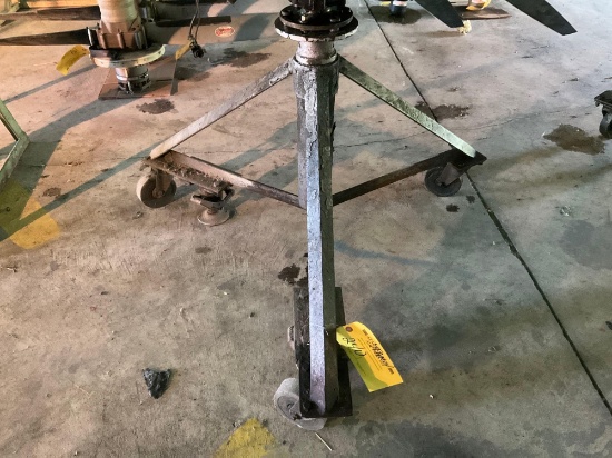 Roll-Around Engine Stand
