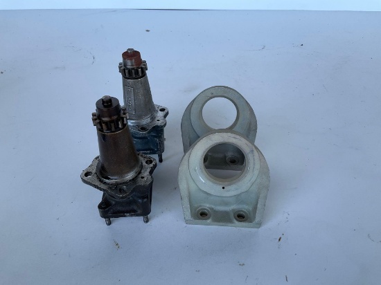 (Lot) 540 Engine Mount Legs & Accy Drive Units
