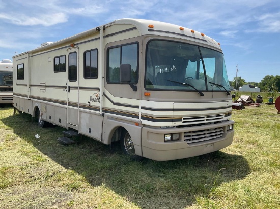 1996 BOUNDER 35' MOTORHOME, CHEVY 454 GAS ENGINE, SINGLE AXLE, ONAN GENERATOR, DUAL AC UNITS,