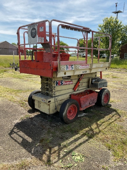 JLG 3369 ELECTRIC SCISSOR LIFT, 33 FT MAX, WORKING HEIGHT, OPERATING CONDITION UNKNOWN, NO BATTERIES