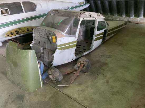 Cessna 172n Fuselage With Additional Cessna Parts