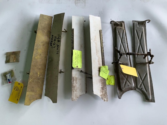 (LOT) APACHE/AZTEC NOSE GEAR DOORS & NEW NOSE GEAR DOOR HINGES