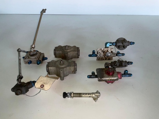 (LOT) FUEL SELECTOR VALVES & PRIMER