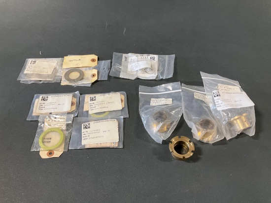 (LOT) NEW LANDING GEAR BUSHINGS & SPACERS 133-810013-11, 133-810033-3, 133-810049-3 & 133-810004-9