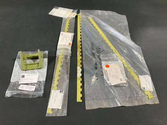 (LOT) NEW T-6 TEXAN II AILERON BRACKET 133-521030-7 (NO CERT) & TRIM TAB HINGES 133-610003-17