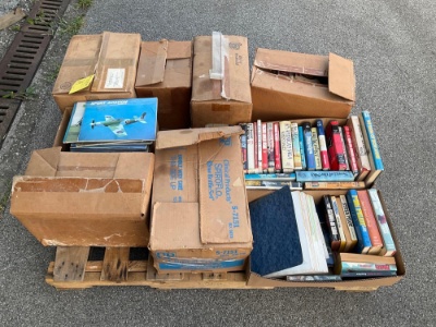 (Lot) Aviation Books, Twa Flight Schedules & Magazines