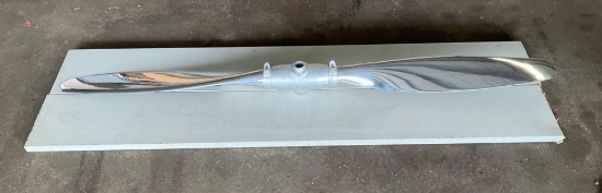 HAMILTON STANDARD GROUND ADJUSTABLE PROPELLER 7056E/19B1/2-2 (86" LENGTH) REPAIRED IN 2000
