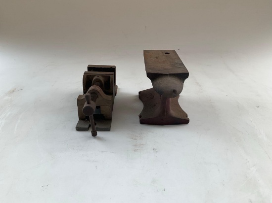(LOT) 9" ANVIL & CRAFTSMAN VISE