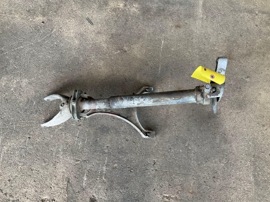 TAIL WHEEL STRUT ASSY (HAS OLD REPAIR)