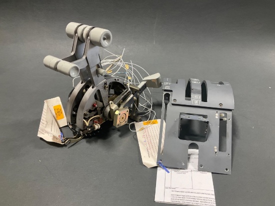 LEAR 60 THROTTLE QUADRANT 6015310-003 & PANEL 76080702-2 (BOTH REMOVED FROM TEARDOWN AIRCRAFT WITH