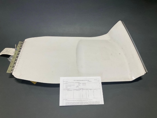 LEAR 60 MLG OUTBOARD GEAR DOOR 6022151-008 (REMOVED FROM TEARDOWN AIRCRAFT WITH TIMES & CYCLES ON
