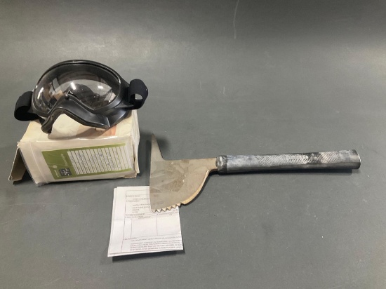 (Lot) Crash Axe & Damaged Smoke Goggles