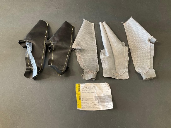 (LOT) NEW CESSNA 150 STEERING BOOTS 0413304-3