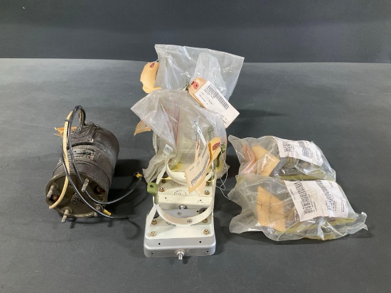 (LOT) BEECH L/G INVENTORY 50-369081-609, 50-361253-7, ETC