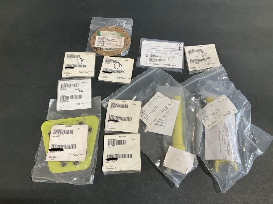 (LOT) NEW BEECHCRAFT FLAP ACTUATOR HOUSING 35-521213-5, ROD ENDS 96-526020-1, COVER 99-120052-11,