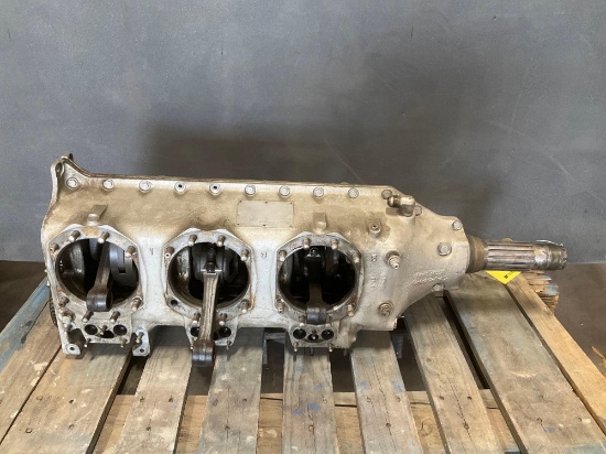CONTINENTAL E-185-8 CRANKCASE WITH SHAFT & CONNECTING RODS