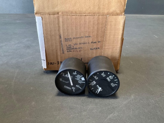 (LOT) KING AIR INDICATOR & ARMTEC INDICATOR