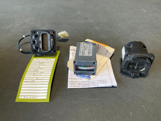 (Lot) Compass, Clock & Learjet Indicator