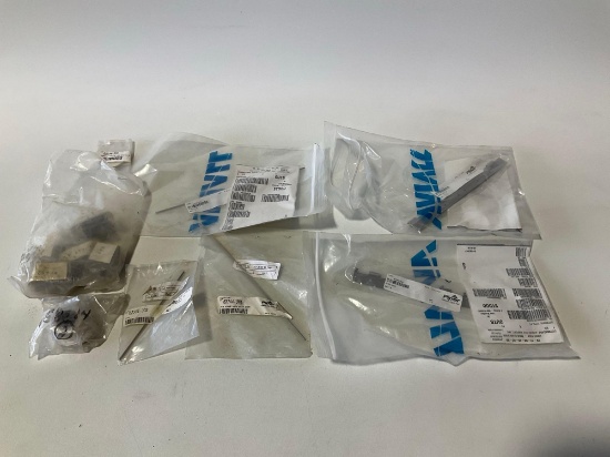 NEW PIPER LANDING GEAR DOOR HINGE HALVES 67095-000, 67093-004, PIN 63744-011, AXLE CAP 158-14, BUMP