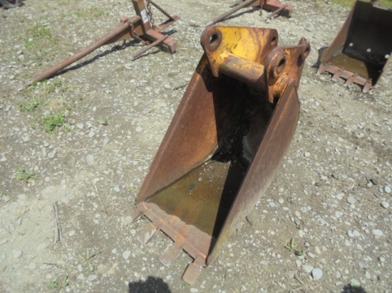 Case 16" Backhoe Bucket