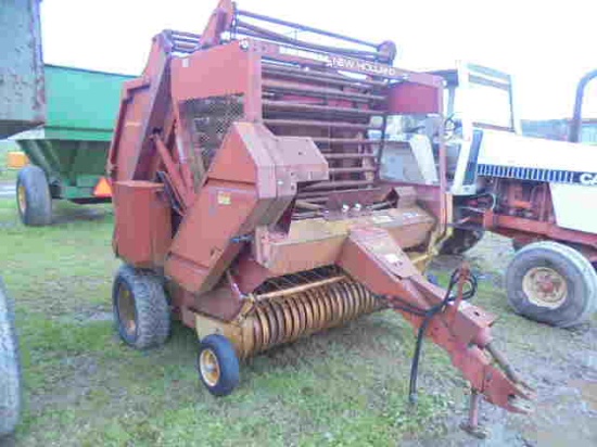 NEW HOLLAND 851 ROUND BALER
