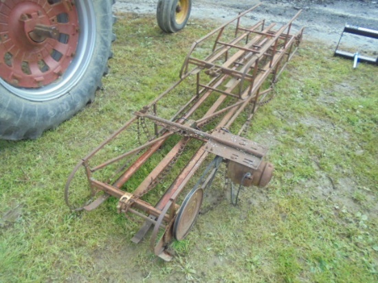 SKELETON HAY ELEVATOR W/MOTOR 19FT