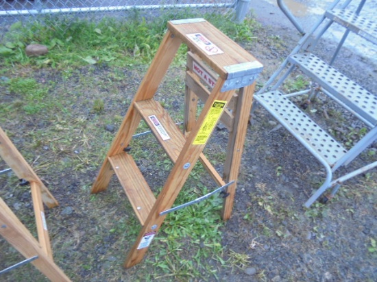 Werner 3' Wood Ladder, New