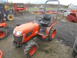 Kubota B2320 4wd w/ Loader Valve, Gear Drive, AG Tires, 459 Hours, Nice New