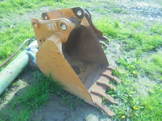 Case 24" Backhoe Bucket