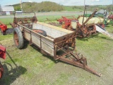 New Idea Ground Drive Spreader, Works