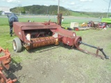 International 435 Baler