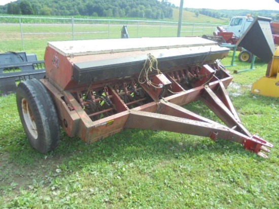 International 510 Grain Drill, Grass Seed, Double Disc, 21 Run, Farm Line F