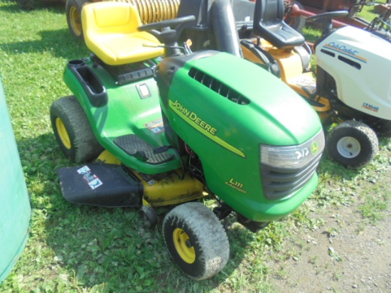John Deere L111 Riding Mower, 42", 331 Hours